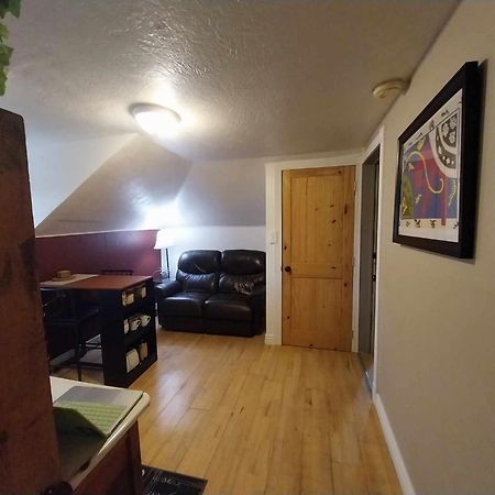 Cozy And Quiet Apartment On The Second Floor Escalante Luaran gambar