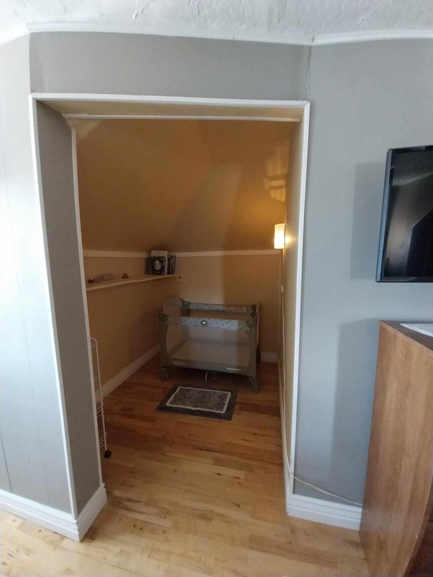 Cozy And Quiet Apartment On The Second Floor Escalante Luaran gambar