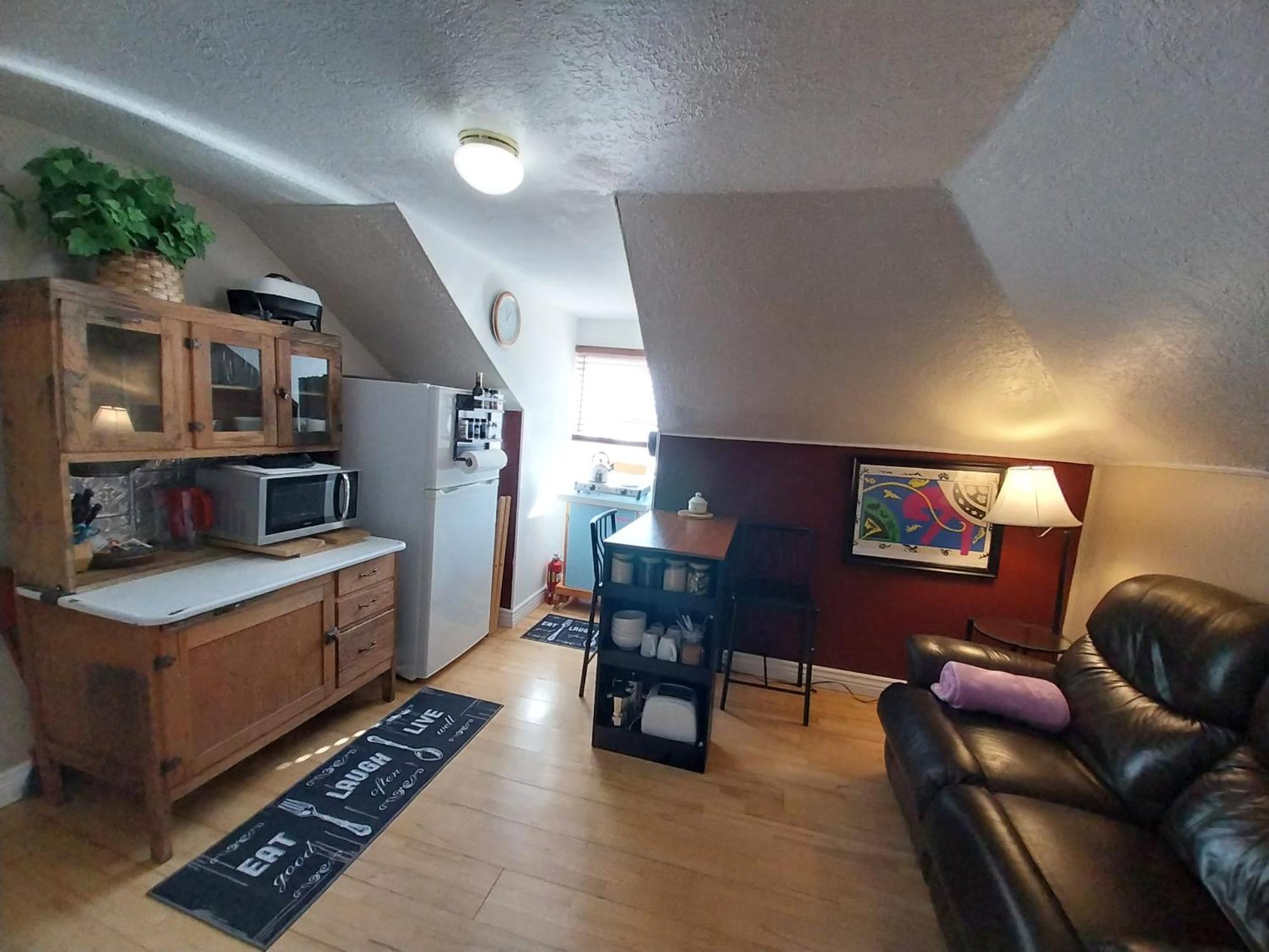Cozy And Quiet Apartment On The Second Floor Escalante Luaran gambar